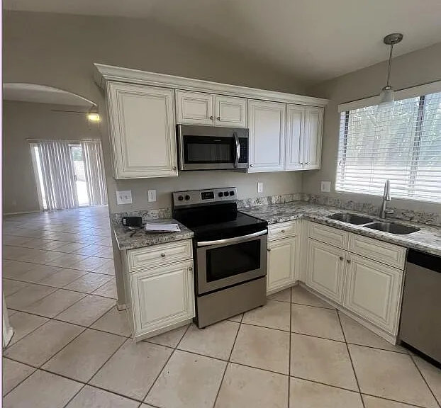 617 S Golden Key St — Photo 11
