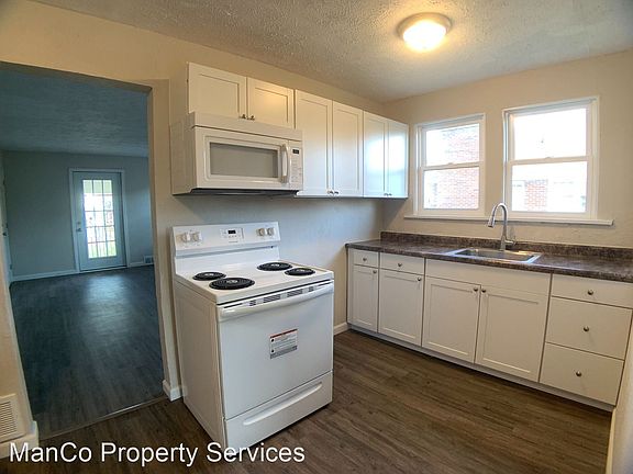 3rd image of 2112 Catalpa Dr #4