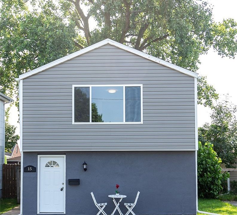 1st image of 15 Pinehurst Ave