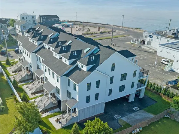 55 Washington Parkway #9, Stratford, CT 06615