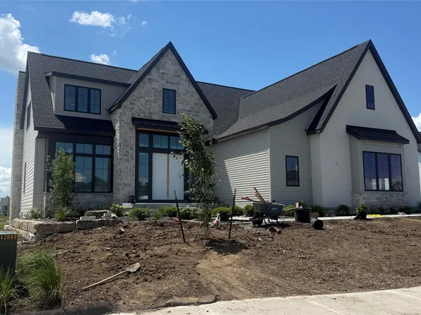 18270 Valleyview Cir, Clive, IA 50325