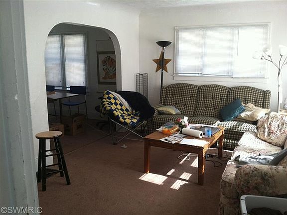 2nd image of 1057 Dickinson St SE