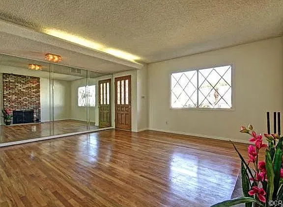 3 bed, 1493 sqft, $4,200 — Photo 3
