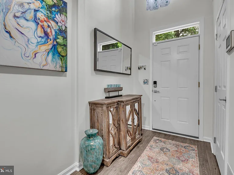 103 Quiet Waters Pl — Photo 3