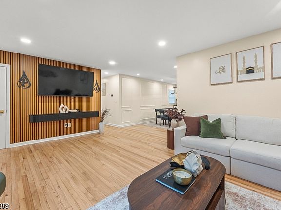 5th image of 163 La Rue Rd