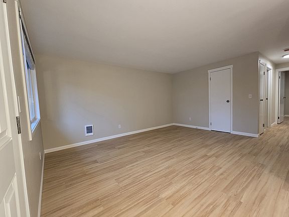 Living room lookin ginside
