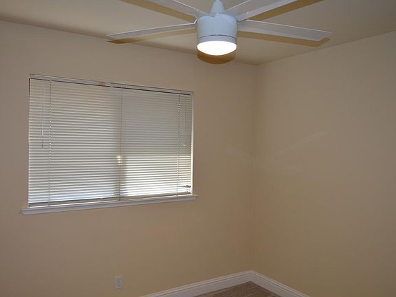 5th image of 1302 Pilgrims Dr