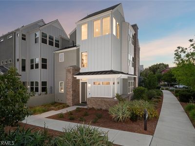 120 Frame, Irvine, CA, 92618
