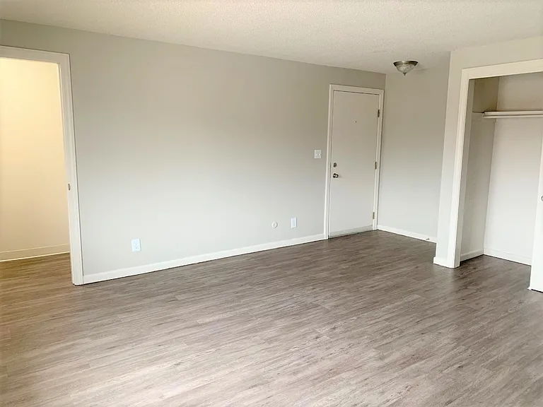 Yarmouth Pointe Apartment Homes — Photo 77