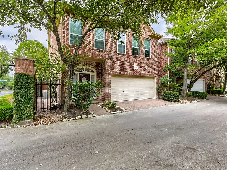 2828 W Holcombe Blvd #I — Photo 3