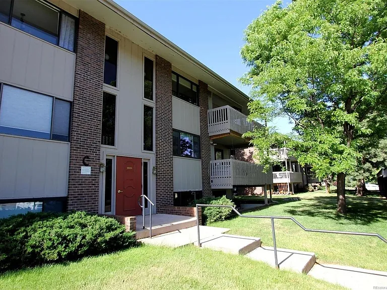 600 Manhattan Dr #C2 — Photo 5