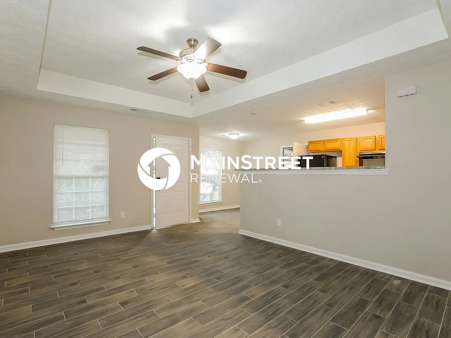 1050 Overlook Dr — Photo 2