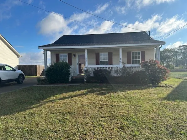 261 Cranklen Cir, Clarksville, TN 37042