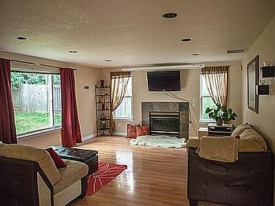 5th image of 8533 NE 14th Ln