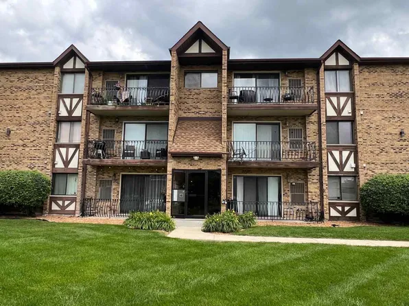 7171 175th St APT 3D, Tinley Park, IL 60477