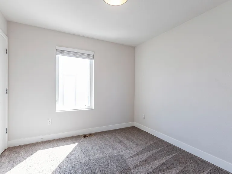 5634 W 10th Pl — Photo 12