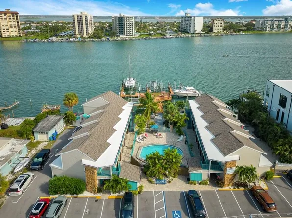 673 Bay Esplanade #201, Clearwater, FL 33767