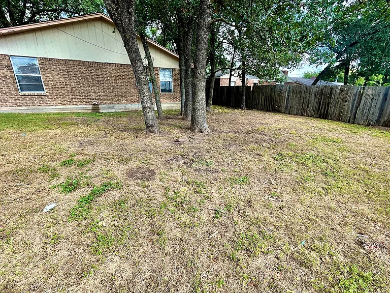 3239 Red Robin Loop — Photo 9