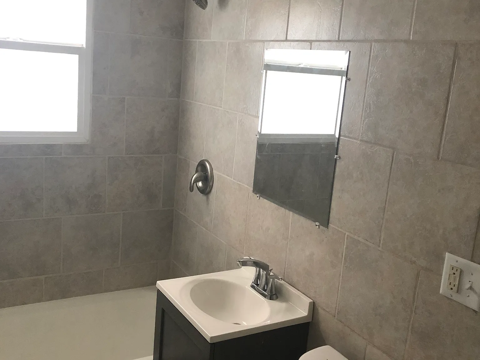 3 bed, 1000 sqft, $1,250 — Photo 3