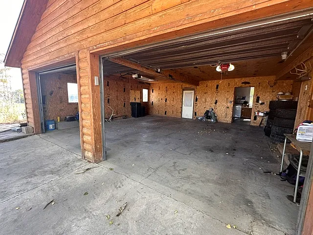 1736 F Rd — Photo 2