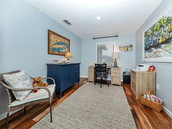 5th image of 311 Indian River Ln