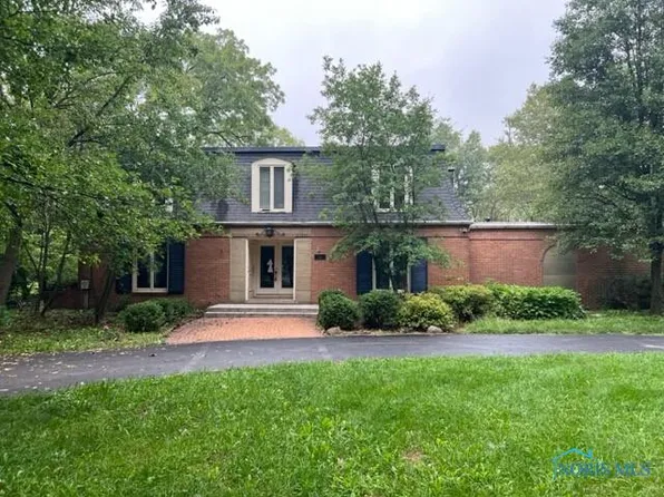 2426 Hawthorne Rd, Fostoria, OH 44830