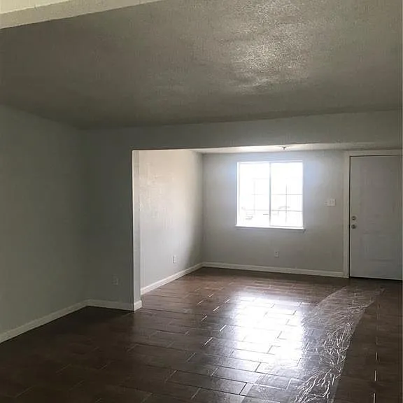 1246 Ranger St — Photo 2