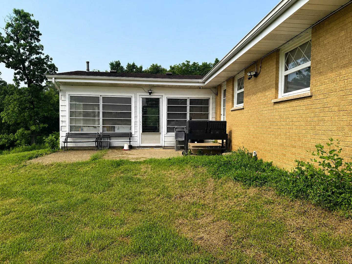 3 bed, 1.5 bath, 1701 sqft, $3,000 — Photo 3