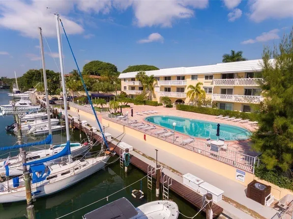 100 Edgewater Dr APT 112, Coral Gables, FL 33133