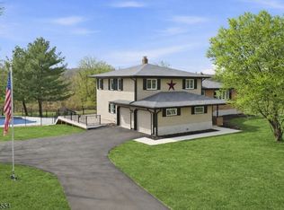 16 Schaaf Rd, Bloomsbury, NJ 08804