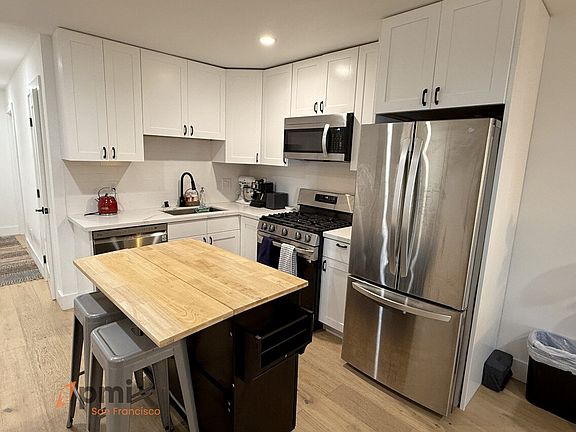 3rd image of 1137A Potrero Ave