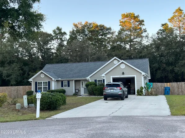 9 Shiney Leaf Ct, Beaufort, SC 29907