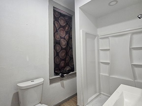 4th image of 434 W Princess St APT 1