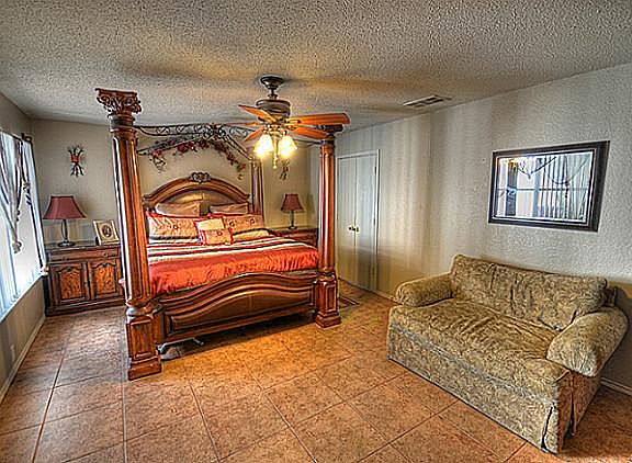 5th image of 307 Cobblestone Dr