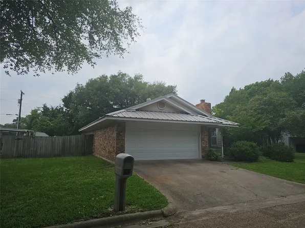 706 Cherry Dr, Groesbeck, TX 76642