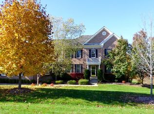 23766 N Hillfarm Ct, Lake Barrington, IL 60010