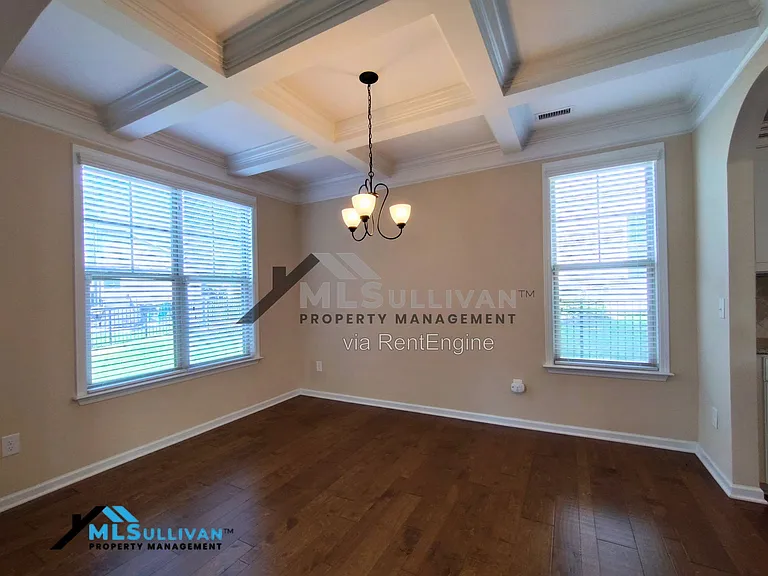 207 Maple Walk St — Photo 11