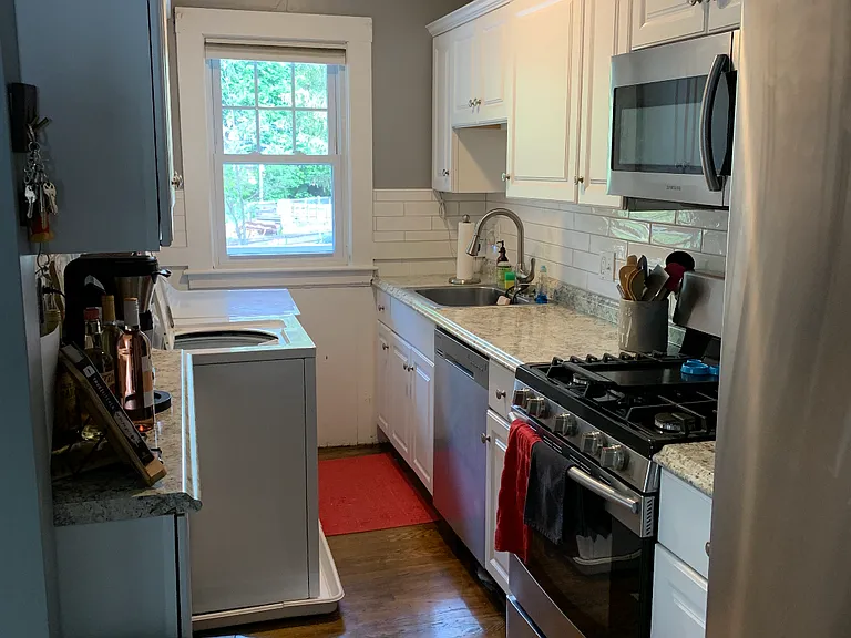 945 Adams St — Photo 3