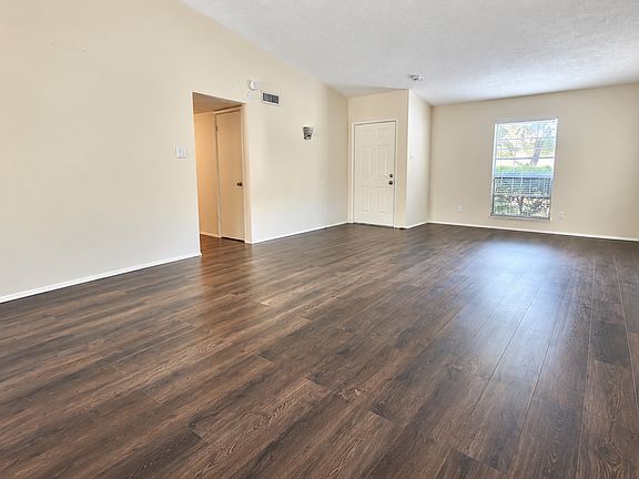 3rd image of 7114 Chinaberry Rd