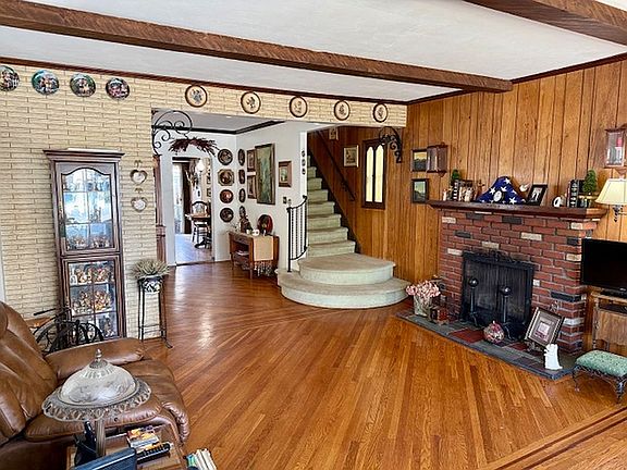 5th image of 1668 Hendrickson St #1