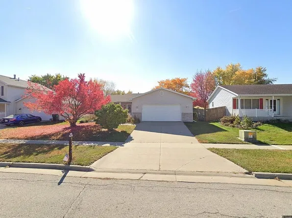 5216 Kansas Dr, Ames, IA 50014