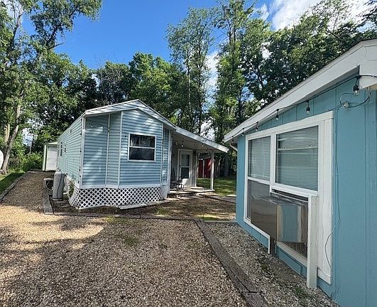 2nd image of 17/144 Woodhaven Dr E
