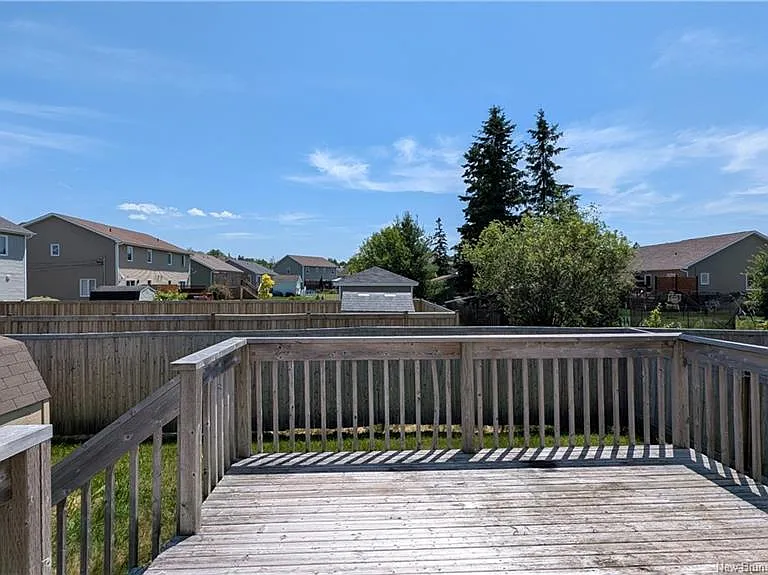 47 Myriam Cres — Photo 9
