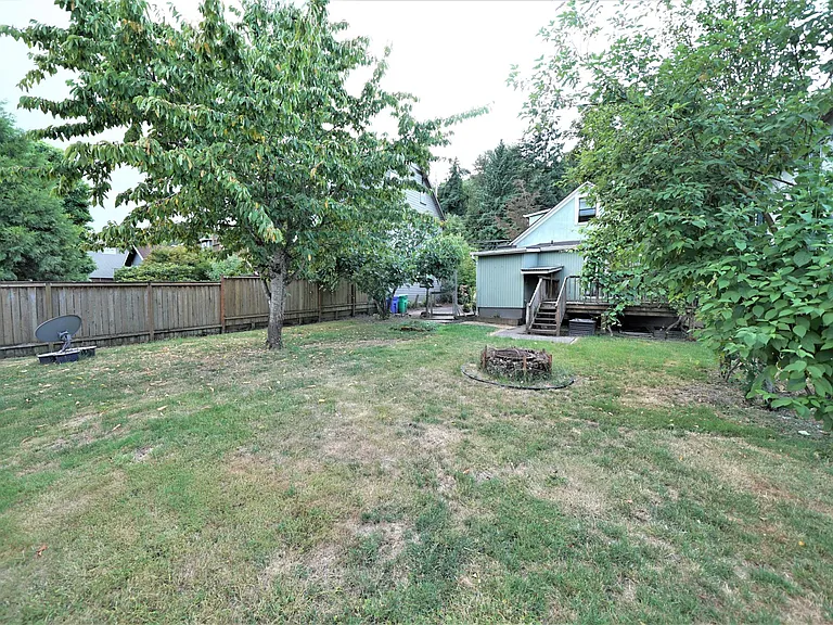5726 S Corbett Ave — Photo 19