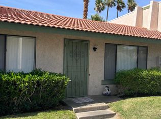 40 Lakeview Cir, Cathedral City, CA 92234
