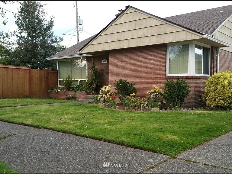 3702 30th Ave W — Photo 26