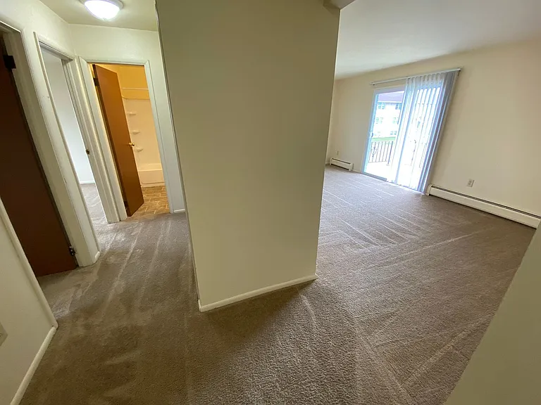 300 Sheridan Park — Photo 47