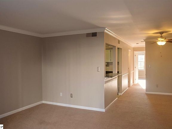 2nd image of 925 Cleveland St Unit 144