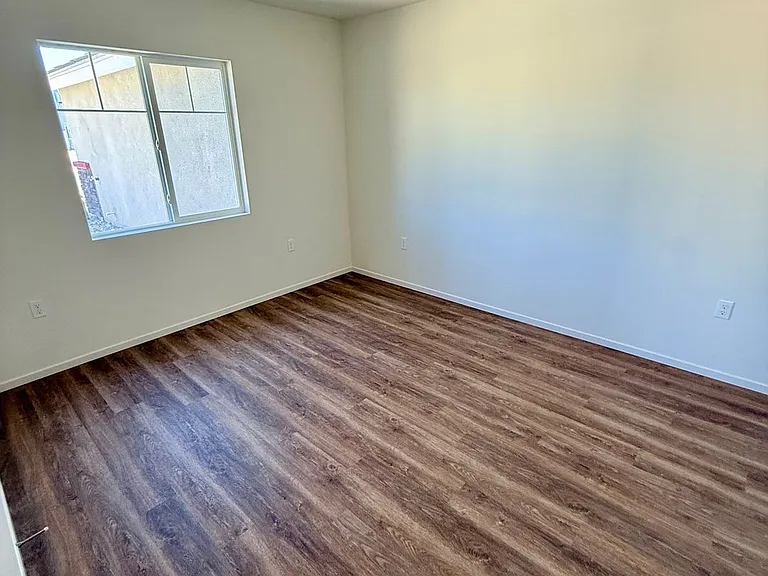 11705 Sebastian Rd — Photo 30