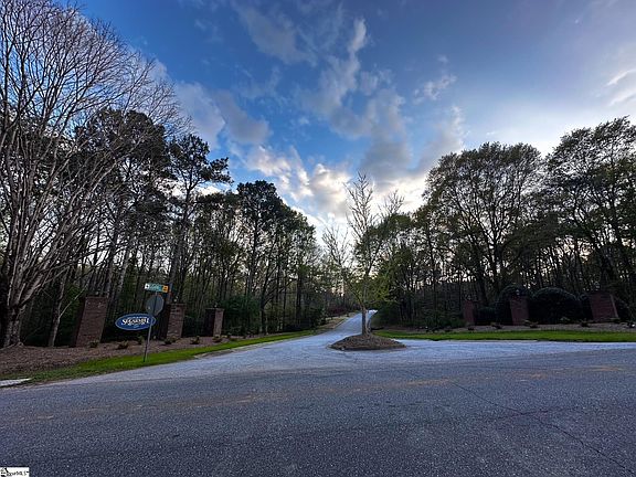 3rd image of 101 Sugarmill Ln